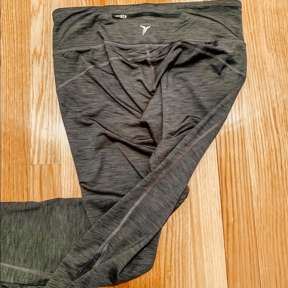 Cropped old navy mid rise activewear leggings - Picture 2 of 2